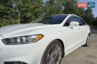 Седан Ford Fusion 2015 в 