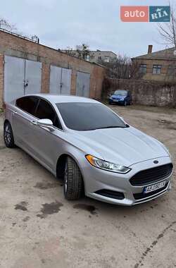 Седан Ford Fusion 2013 в 