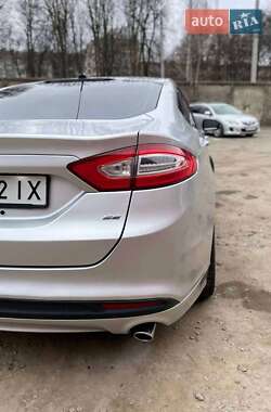 Седан Ford Fusion 2013 в 
