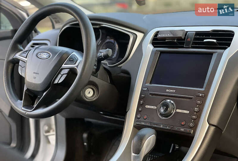 Седан Ford Fusion 2016 в Черновцах