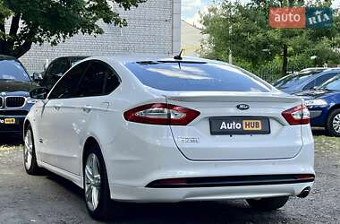 Седан Ford Fusion 2014 в 