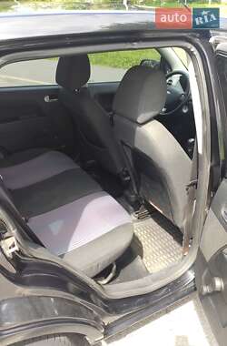 Хэтчбек Ford Fusion 2011 в 