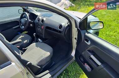 Хэтчбек Ford Fusion 2006 в 