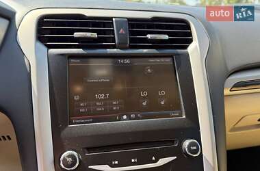 Седан Ford Fusion 2013 в 