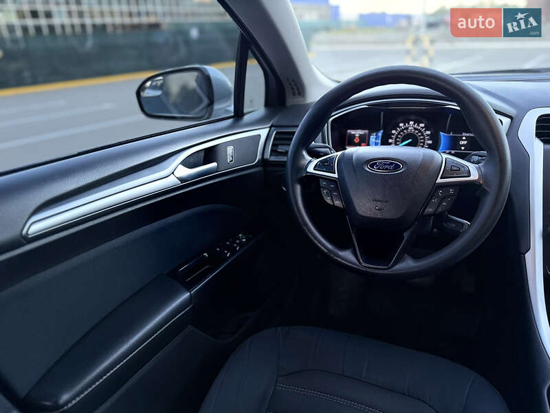 Седан Ford Fusion 2014 в Сумах