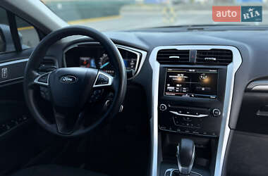 Седан Ford Fusion 2014 в 