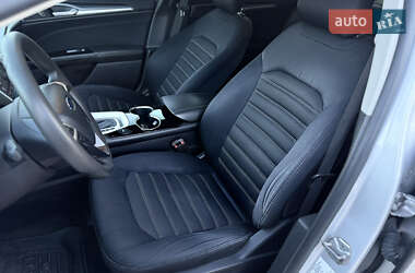 Седан Ford Fusion 2014 в 