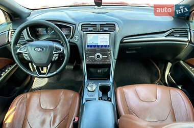 Седан Ford Fusion 2019 в 