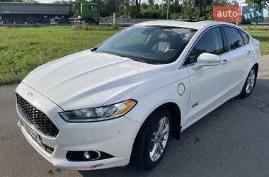 Седан Ford Fusion 2016 в 