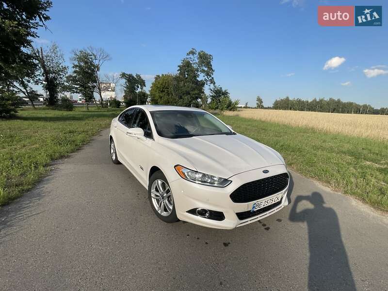 Седан Ford Fusion 2016 в 
