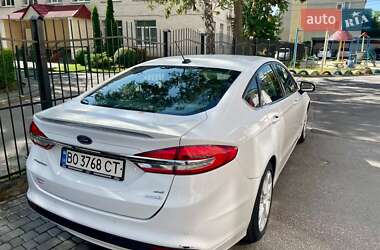 Седан Ford Fusion 2018 в 