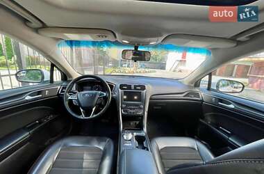 Седан Ford Fusion 2018 в 