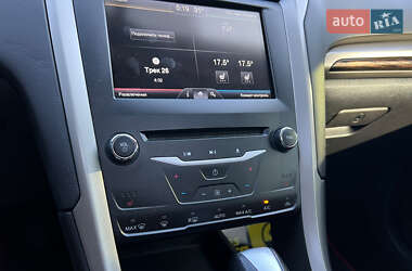 Седан Ford Fusion 2014 в 