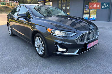 Седан Ford Fusion 2019 в 