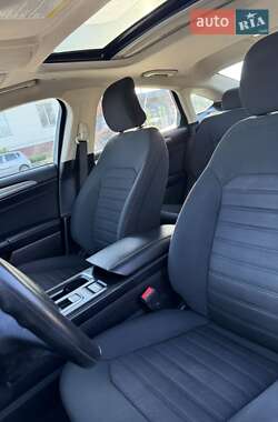 Седан Ford Fusion 2019 в 