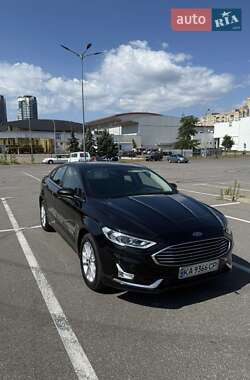 Седан Ford Fusion 2019 в 