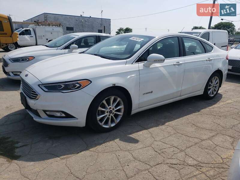 Седан Ford Fusion 2017 в 
