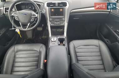 Седан Ford Fusion 2017 в 