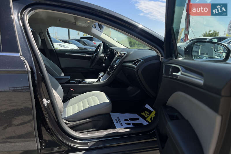 Седан Ford Fusion 2014 в Мукачевому