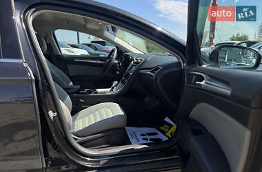 Седан Ford Fusion 2014 в 