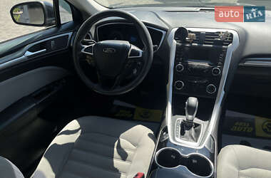 Седан Ford Fusion 2014 в 