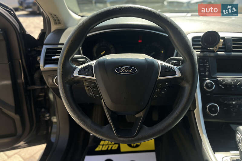 Седан Ford Fusion 2014 в Мукачевому