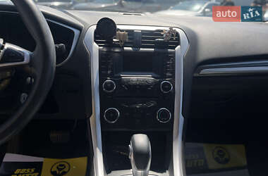 Седан Ford Fusion 2014 в 