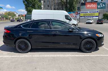 Седан Ford Fusion 2015 в 