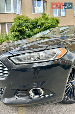 Седан Ford Fusion 2016 в 