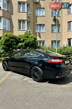 Седан Ford Fusion 2016 в 