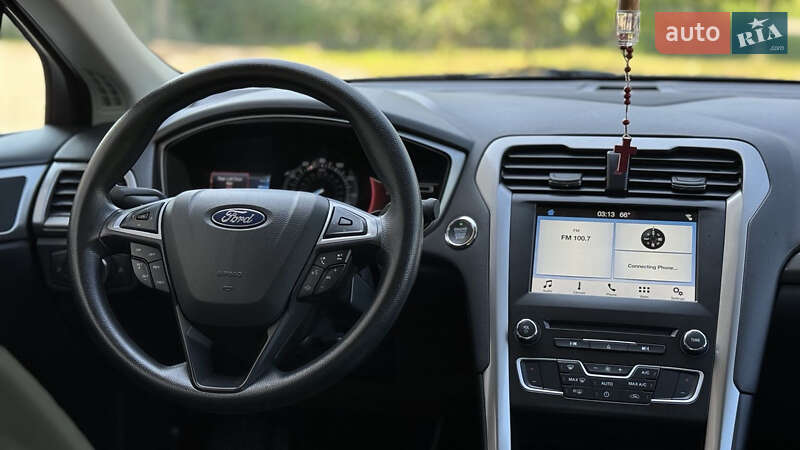 Седан Ford Fusion 2018 в Калуше
