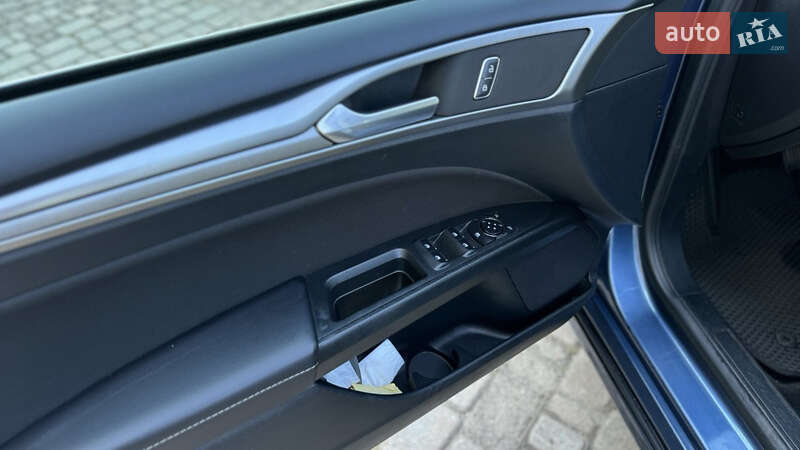 Седан Ford Fusion 2018 в Калуше