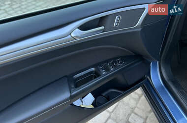 Седан Ford Fusion 2018 в 