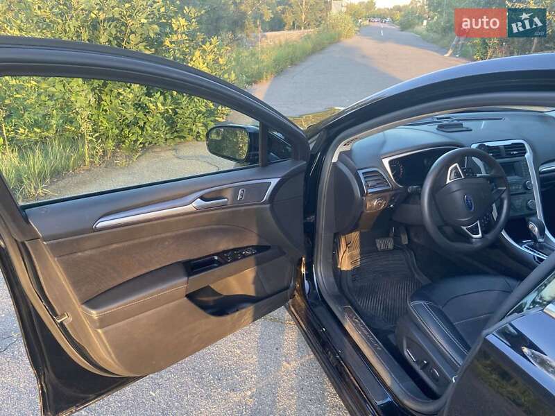 Седан Ford Fusion 2015 в Киеве