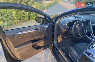 Седан Ford Fusion 2015 в 
