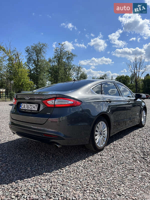 Седан Ford Fusion 2015 в Черкассах