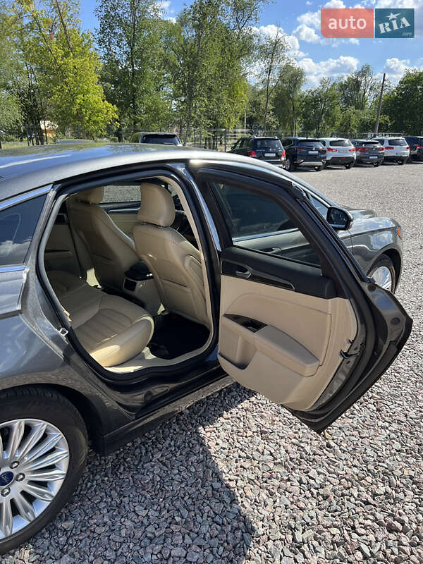 Седан Ford Fusion 2015 в Черкассах