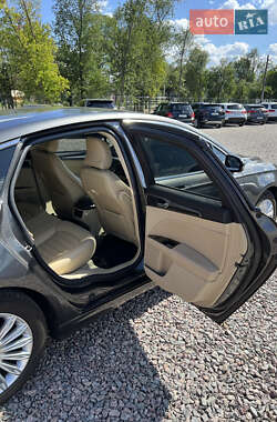 Седан Ford Fusion 2015 в 