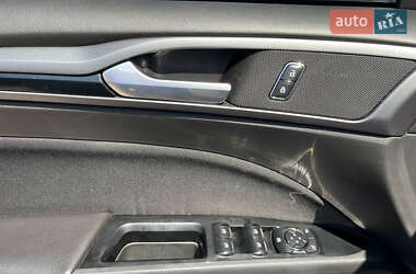 Седан Ford Fusion 2014 в 