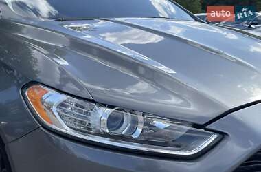 Седан Ford Fusion 2013 в 