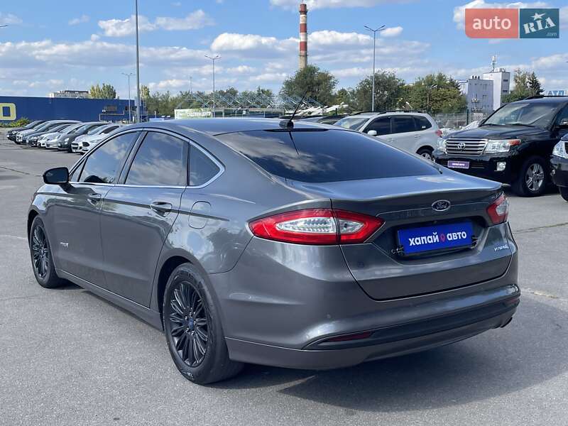 Седан Ford Fusion 2013 в Дніпрі