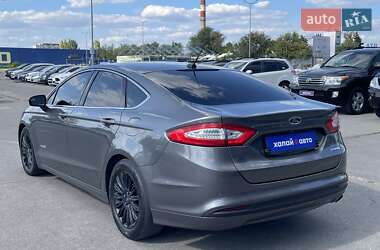 Седан Ford Fusion 2013 в 