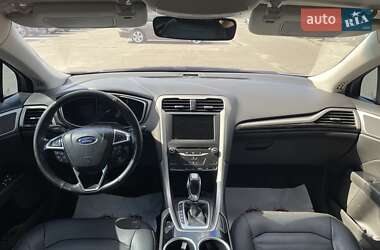 Седан Ford Fusion 2013 в 