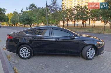 Седан Ford Fusion 2014 в 