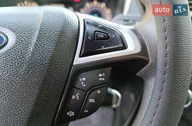 Седан Ford Fusion 2014 в 