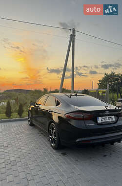 Седан Ford Fusion 2013 в 