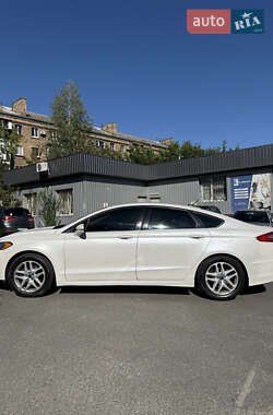 Седан Ford Fusion 2013 в 