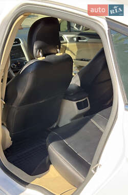 Седан Ford Fusion 2013 в 