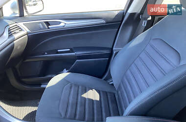 Седан Ford Fusion 2014 в 