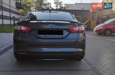 Седан Ford Fusion 2014 в 
